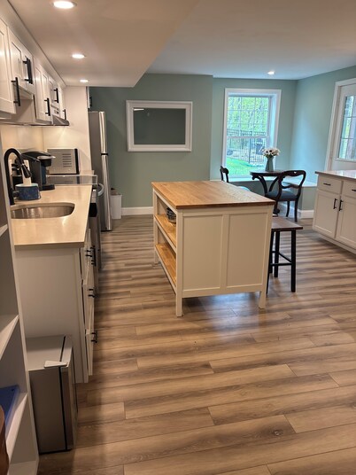 The Sweet Suite - just minutes from MHT and 93