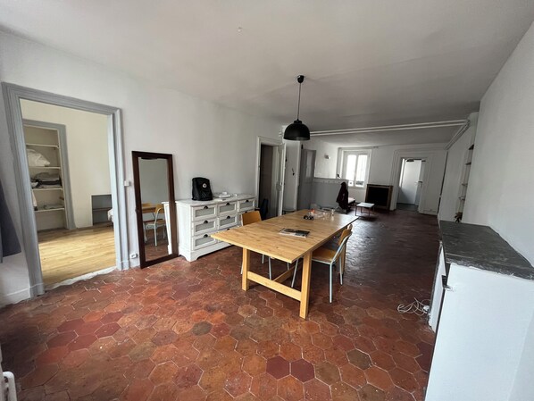 Dining - Paris Olympics 2024 Sunny Spacious Loft With View! (Paris)