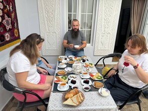Desayuno continental incluido todos los días