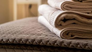 2 chambres, fer et planche Ă  repasser, Wi-Fi, draps fournis