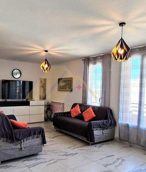 Living area - Appartement de 75m2 Tout à Pied (Saint-Raphaël)