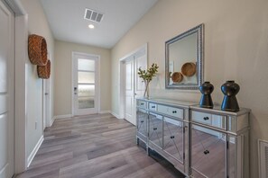 Interior - Last Minute Disney! Private Pool, Hot Tub, Game Room & Themed Bedrooms. Book Now! #110895 (Orlando)