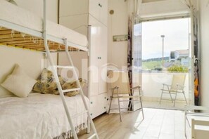 2 camere, ferro/asse da stiro