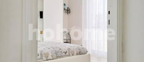 2 Schlafzimmer, Bügeleisen/Bügelbrett