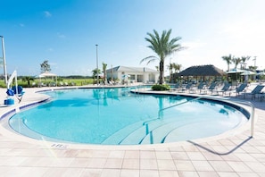 UppvÀrmd pool