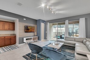 Smart TV - Last Minute Disney Getaway! Townhouse with Private Pool. Book Now! #112389 (Orlando)