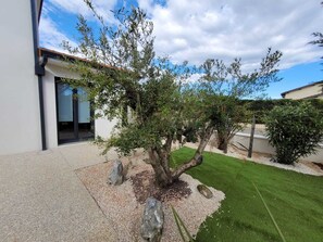 Property grounds - House for 12 people Classified 3 stars at the Gîte de France near Lyon (Tignieu-Jameyzieu)