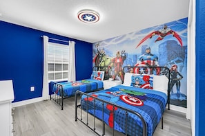 4 bedrooms, iron/ironing board, WiFi, bed sheets