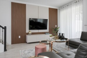 Smart TV - Last Minute Disney Getaway! Private Pool & Themed Bedrooms. Book Now! #111841 (Orlando)