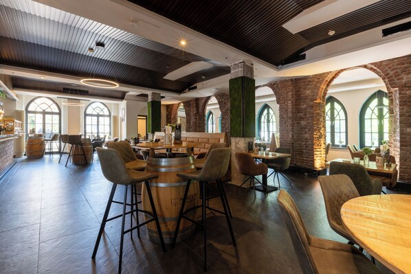 Breakfast, lunch and dinner served - Wirtshaus & Hotel Landsknecht (Meerbusch)