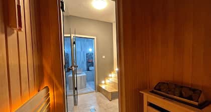 Villa with Private Garden, BBQ, Sauna and Turkish Bath in Balat