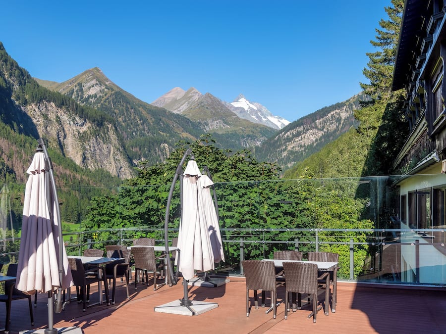 Breakfast served, local and international cuisine, alfresco dining