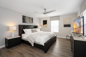 5 bedrooms, iron/ironing board, WiFi, bed sheets - Storey Lake Splash! 5BR Pool Fun (Kissimmee)