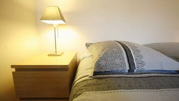 1 chambre, coffres-forts dans les chambres, fer et planche Ă  repasser