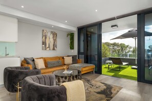 TV - Modern & Trendy One Bedroom in Green Point (Cape Town)