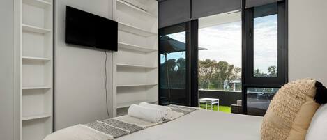 1 chambre, coffres-forts dans les chambres, fer et planche à repasser