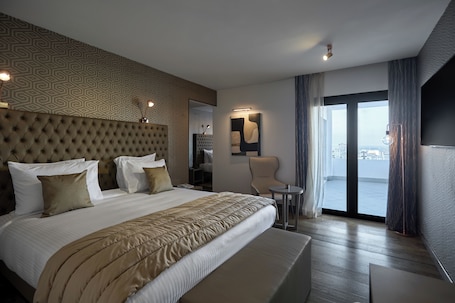 Premium Double Room | 1 bedroom, free minibar, in-room safe, desk