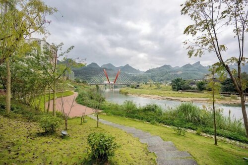 Pinshang Holiday Hotel