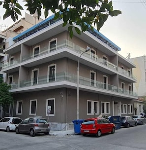 Front of property - Bueno apartments by Athens Prime Hotels (Kallithea)