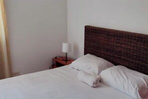 3 quartos, ferros/tábuas de passar roupa, Wi-Fi, roupa de cama