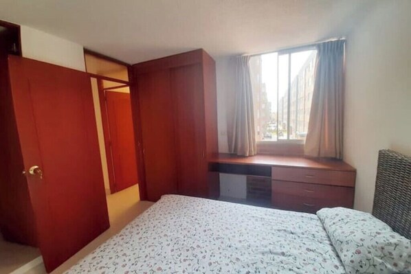 3 chambres, fer et planche à repasser, Wi-Fi, literie fournie