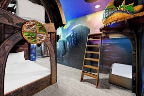 4 bedrooms, desk, iron/ironing board, travel cot - Stella's Summit | Serene Villa on I-Drive w/ Luxe Suites, Themed BR, & PVT Pool (Orlando)