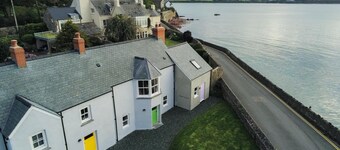 Yellow Cottage - 2 Bedroom Cottage - Dale