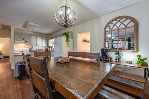 Stroll to Park, Shops, Restaurants in Downtown WJ!