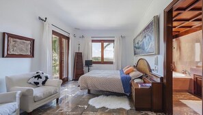 5 bedrooms, iron/ironing board, bed sheets - Villa Vista Bahia with Sea Views by Vida Villas (Pollença)
