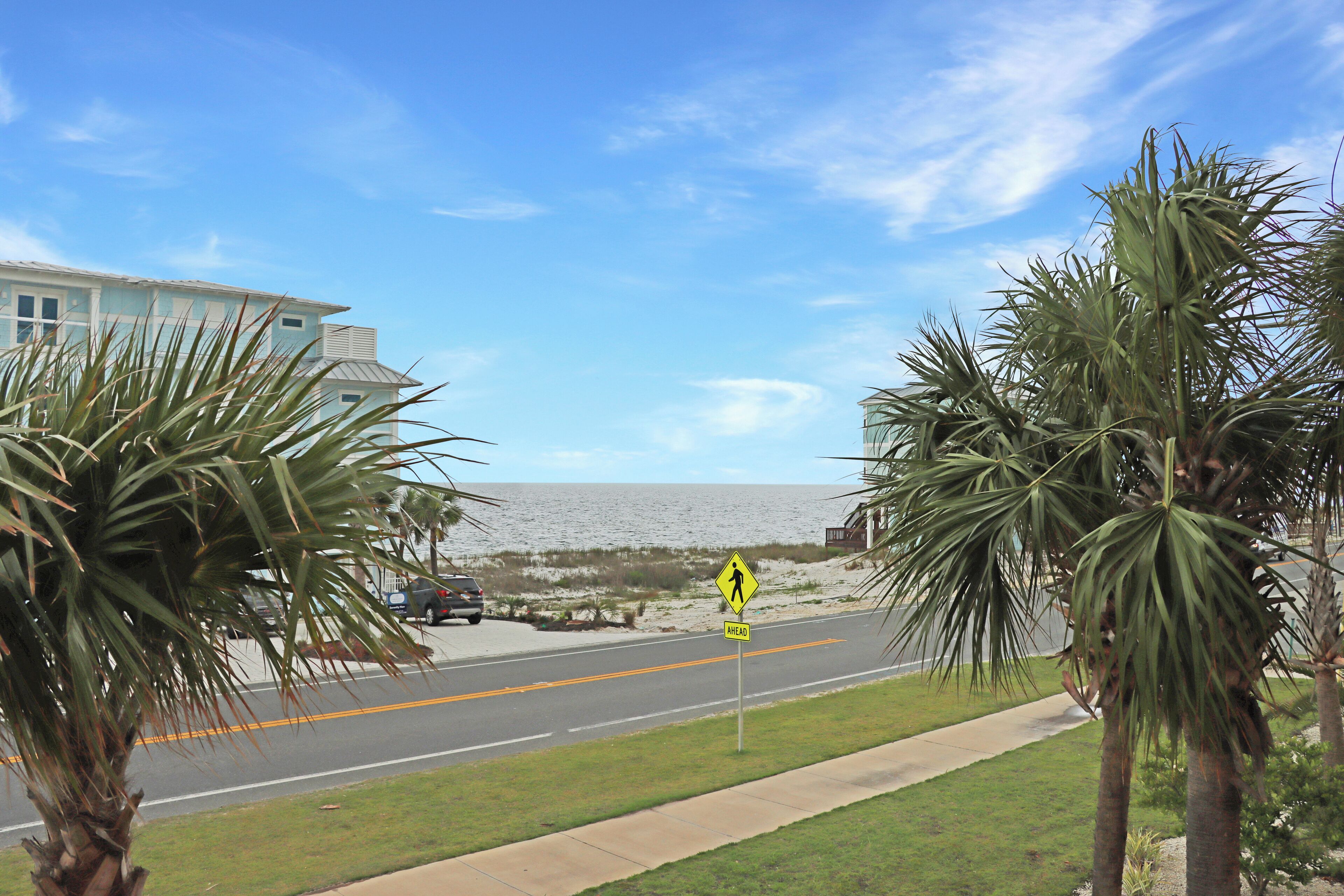 MXB Club 1L: Modern Beach Condo