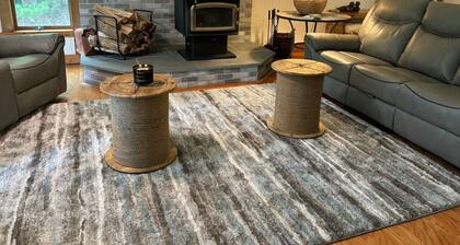 Lake Wallenpaupack, PA 4 Bedroom 4 Bath with ponds and fishing