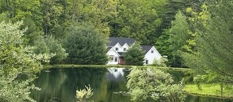 Lake Wallenpaupack, PA 4 Bedroom 4 Bath with ponds and fishing 