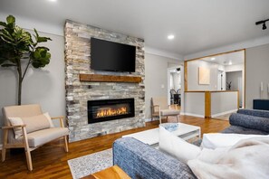 TV, fireplace