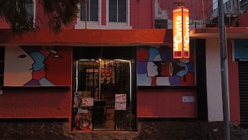 Fachada de la propiedad