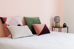 2 chambres, fer et planche à repasser, Wi-Fi gratuit, draps fournis