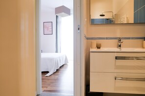 2 dormitorios, tabla de planchar con plancha, wifi gratis