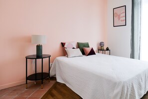 2 quartos, ferros/tábuas de passar roupa, Wi-Fi de cortesia