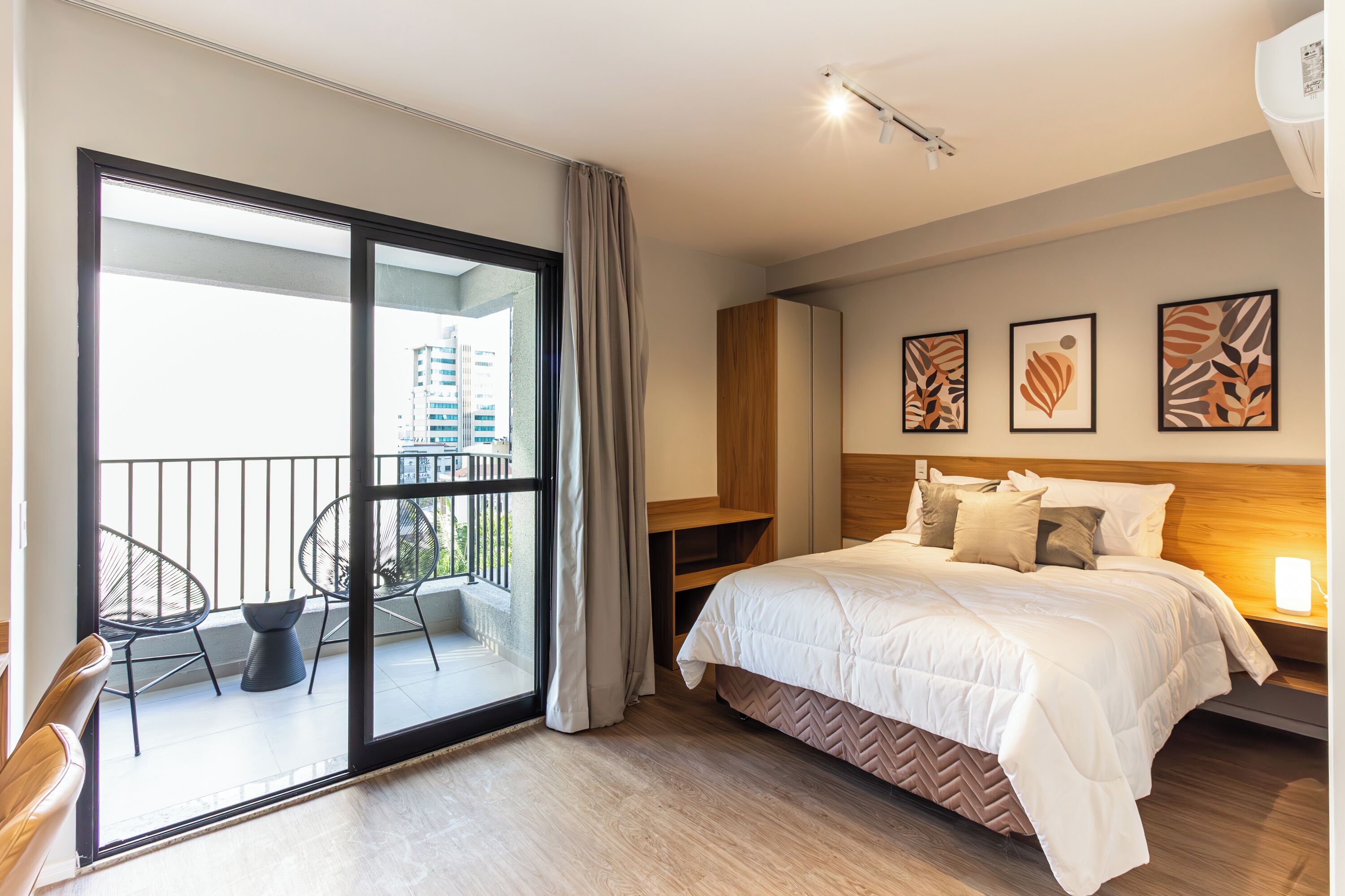 Standard Studio (PH Studio 25VCG.2C.3 - 506543) | Desk, laptop workspace, free WiFi, bed sheets