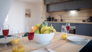 Apartemen Presidensial, pemandangan lembah | Makan di kamar