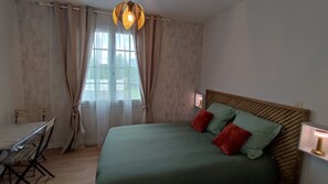 1 bedroom, free WiFi, bed sheets