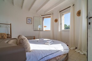 6 soverom, strykejern/-brett, wi-fi (inkludert) og sengetøy