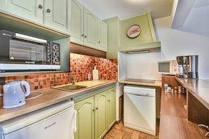 Fridge, microwave, oven, dishwasher