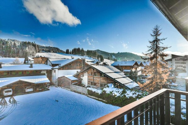 Property grounds - 2nd floor, balcony, parking, tv, ski locker, 44m², Les Gets (Les Gets)