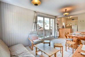 Living area - 2nd floor, balcony, parking, tv, ski locker, 44m², Les Gets (Les Gets)