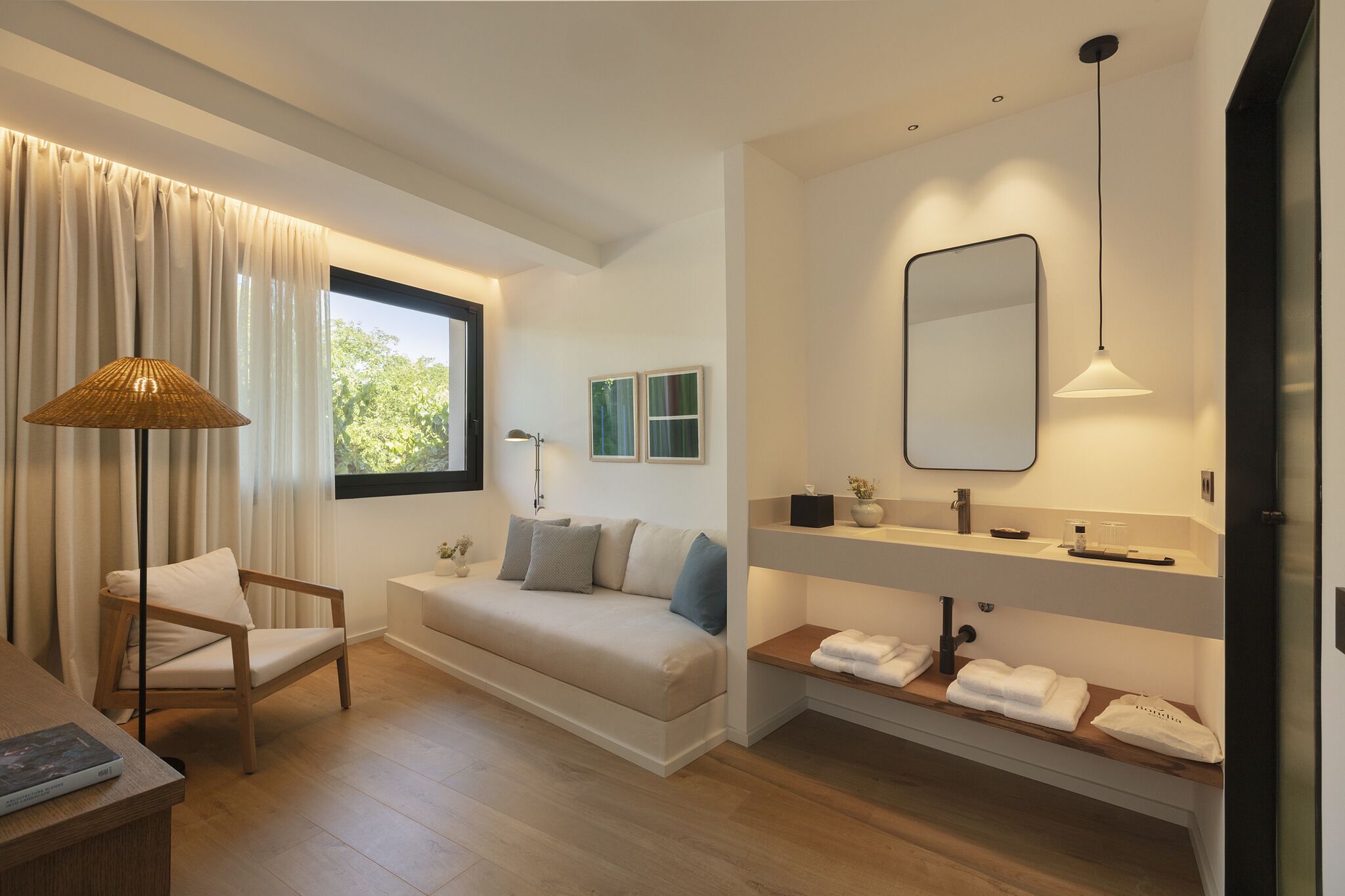 Roba de llit d'alta qualitat, minibar i caixa forta a l'habitació 