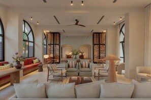 2 か所のバー / ラウンジ、屋上バー