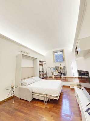 2 bedrooms, in-room safe, iron/ironing board, travel cot