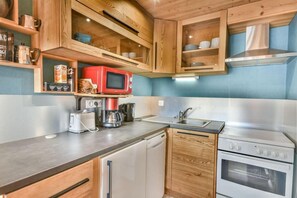 Fridge, microwave, oven, dishwasher