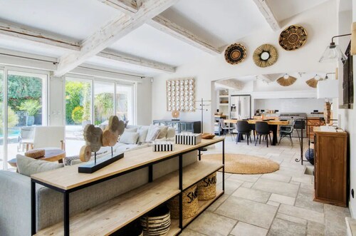 Villa Exceptionnelle Avec Piscine Privée , Haut de Gamme, Proche de la Plage