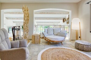 Interior - Villa Exceptionnelle Avec Piscine Privée , Haut de Gamme, Proche de la Plage (Sanary-sur-Mer)